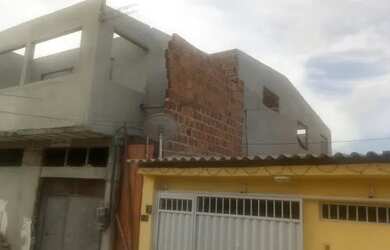Imagem 1: Casa em pau amarelo venda ou troca em carro e caminhão