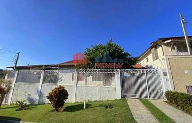 Imagem: A casa possui 4 Dormitórios, 5 Banheiros e 184m² de Área