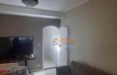 Imagem: A casa possui 3 Dormitórios, 4 Banheiros, 2 Vagas na garagem