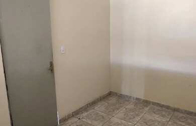 Imagem: A casa possui 2 Dormitórios, 1 Banheiro, 3 Vagas na garagem