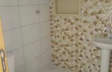 Imagem: A casa possui 2 Dormitórios, 2 Banheiros, 2 Vagas na garagem