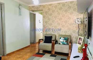 Imagem: A casa possui 3 Dormitórios, 1 Banheiro, 2 Vagas na garagem