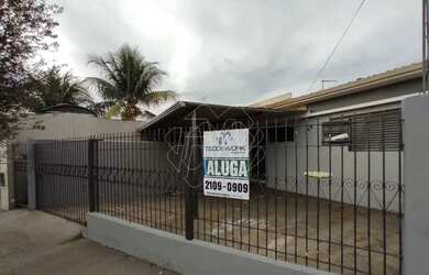 Imagem: A casa possui 2 Dormitórios, 2 Banheiros, 1 Vaga na garagem