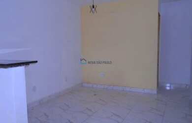 Imagem: A casa possui 2 Dormitórios, 1 Banheiro, 1 Vaga na garagem