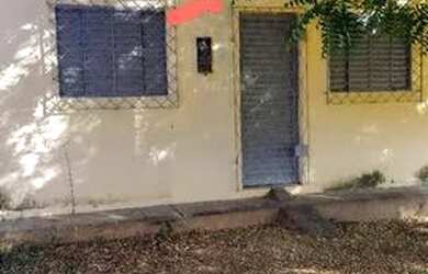 Imagem: A casa possui 2 Dormitórios, 1 Banheiro, 3 Vagas na garagem