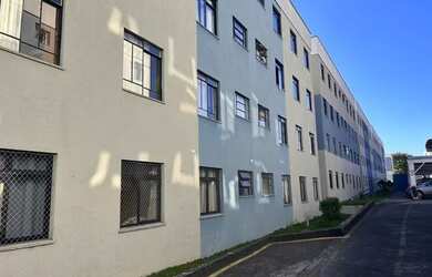 Imagem: O apartamento possui 3 Dormitórios, 1 Banheiro, 1 Vaga na garagem