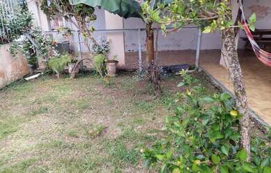 Imagem: A casa possui 2 Dormitórios, 1 Banheiro, 4 Vagas na garagem