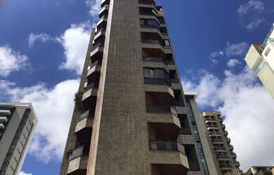 Imagem: O apartamento possui 4 Dormitórios, 4 Banheiros, 2 Vagas na