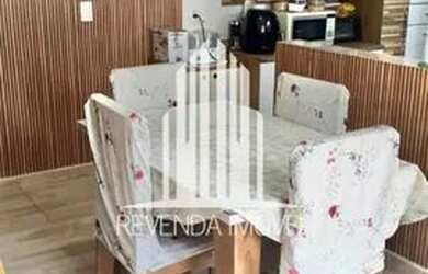 Imagem: A casa possui 3 Dormitórios, 3 Banheiros, 2 Vagas na garagem