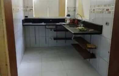 Imagem: A casa possui 4 Dormitórios, 3 Banheiros, 3 Vagas na garagem