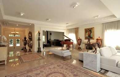 Imagem: A casa em condomínio possui 5 Dormitórios, 5 Banheiros, 5