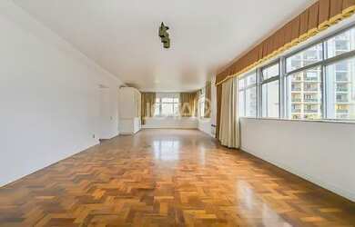 Imagem: O apartamento possui 4 Dormitórios, 5 Banheiros, 2 Vagas na