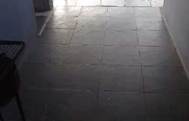 Imagem: A casa possui 2 Dormitórios, 1 Banheiro, 60m² de Área e