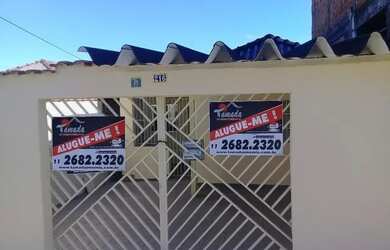 Imagem: A casa possui 2 Dormitórios, 1 Banheiro, 3 Vagas na garagem