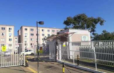 Imagem: O apartamento possui 2 Dormitórios, 1 Banheiro, 1 Vaga na garagem