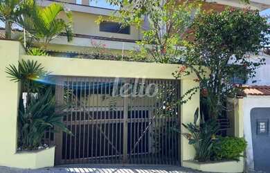 Imagem: A casa possui 4 Dormitórios, 2 Banheiros, 3 Vagas na garagem