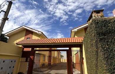 Imagem: A casa em condomínio possui 3 Dormitórios, 3 Banheiros, 2