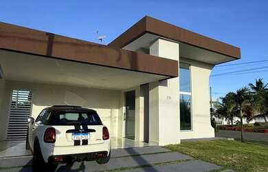 Imagem: A casa em condomínio possui 3 Dormitórios, 2 Banheiros, 4