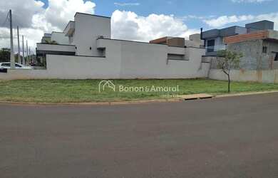 Imagem: O terreno possui 207m² de Área, Imóvel novo e está localizado