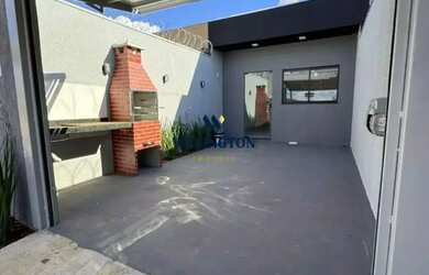 Imagem: A casa possui 2 Dormitórios, 1 Banheiro, 1 Vaga na garagem