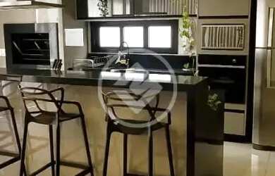 Imagem: A casa em condomínio possui 3 Dormitórios, 4 Banheiros, 2