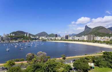 Imagem: O apartamento possui 2 Dormitórios, 2 Banheiros, 75m² de Área