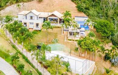 Imagem 1: Casa com 6 quartos em Pedro do Rio, Petrópolis