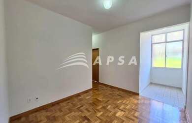 Imagem: O apartamento possui 2 Dormitórios, 1 Banheiro, 49m² de Área