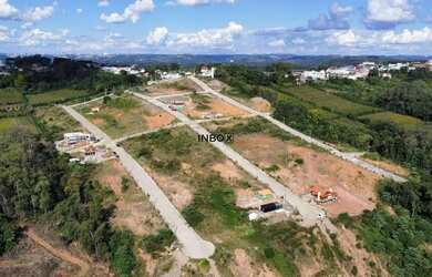 Imagem: O terreno possui 469m² de Área, Imóvel novo e está localizado