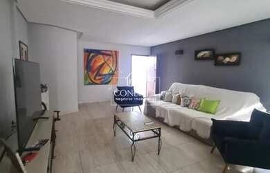 Imagem: A casa possui 3 Dormitórios, 3 Banheiros, 2 Vagas na garagem