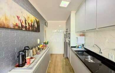 Imagem: O apartamento possui 3 Dormitórios, 1 Banheiro, 1 Vaga na garagem