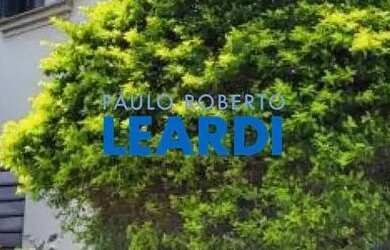 Imagem: A casa possui 2 Dormitórios, 1 Banheiro, 2 Vagas na garagem