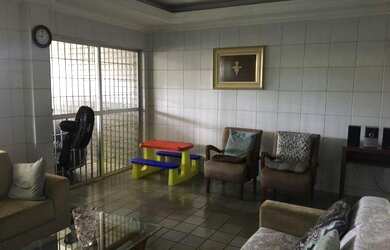 Imagem 4: Casa residencial. Varanda, 170m² de Área, 2 Vagas na garageme5 Dormitórios