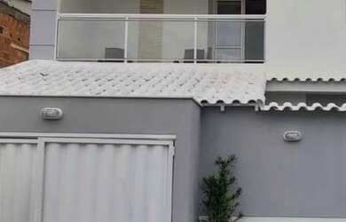 Imagem: A casa possui 3 Dormitórios, 1 Banheiro, 1 Vaga na garagem