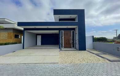 Imagem: A casa em condomínio possui 3 Dormitórios, 3 Banheiros, 2