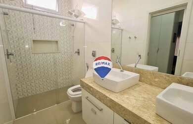 Imagem 3: LINDA RESIDÊNCIA. Piscina, Área de serviço, 200m² de Áreae4 Vagas...