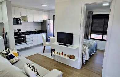 Imagem: O apartamento possui 2 Dormitórios, 1 Banheiro, 1 Vaga na garagem