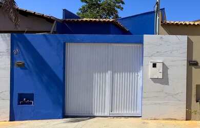 Imagem: A casa possui 3 Dormitórios, 1 Banheiro, 1 Vaga na garagem