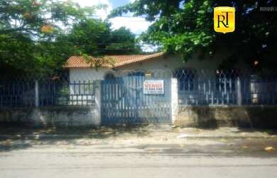 Imagem: A casa possui 3 Dormitórios, 1 Banheiro, 5 Vagas na garagem