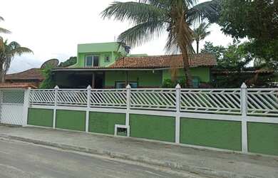 Imagem: A casa possui 5 Dormitórios, 5 Banheiros, 3 Vagas na garagem