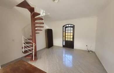 Imagem: A casa em condomínio possui 2 Dormitórios, 2 Banheiros, 80m²