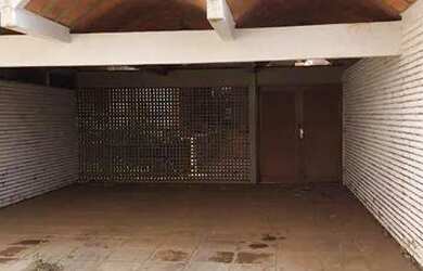 Imagem: O depósito possui 4 Vagas na garagem, 308m² de Área e está