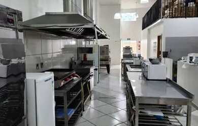 Imagem: O depósito possui 1 Vaga na garagem, 150m² de Área e está