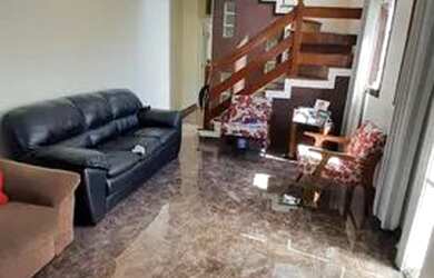 Imagem: A casa possui 3 Dormitórios, 5 Banheiros, 3 Vagas na garagem