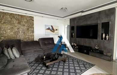 Imagem: A casa possui 3 Dormitórios, 4 Banheiros, 5 Vagas na garagem