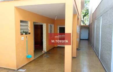 Imagem: A casa possui 4 Dormitórios, 4 Banheiros, 3 Vagas na garagem