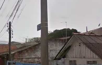 Imagem: A casa possui 2 Dormitórios, 1 Banheiro, 1 Vaga na garagem