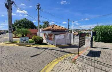 Imagem: A casa em condomínio possui 2 Dormitórios, 2 Banheiros, 2