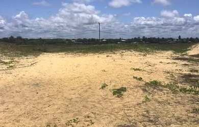 Imagem: O terreno possui 2.300m² de Área e está localizado em Arembepe