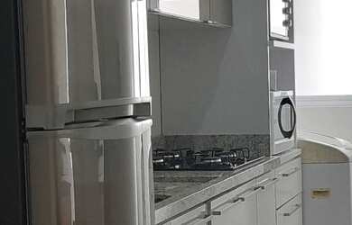 Imagem: O apartamento possui 2 Dormitórios, 1 Banheiro, 1 Vaga na garagem